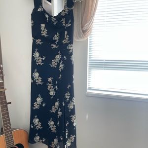 3/$30 Little Mountain Floral dress *read description